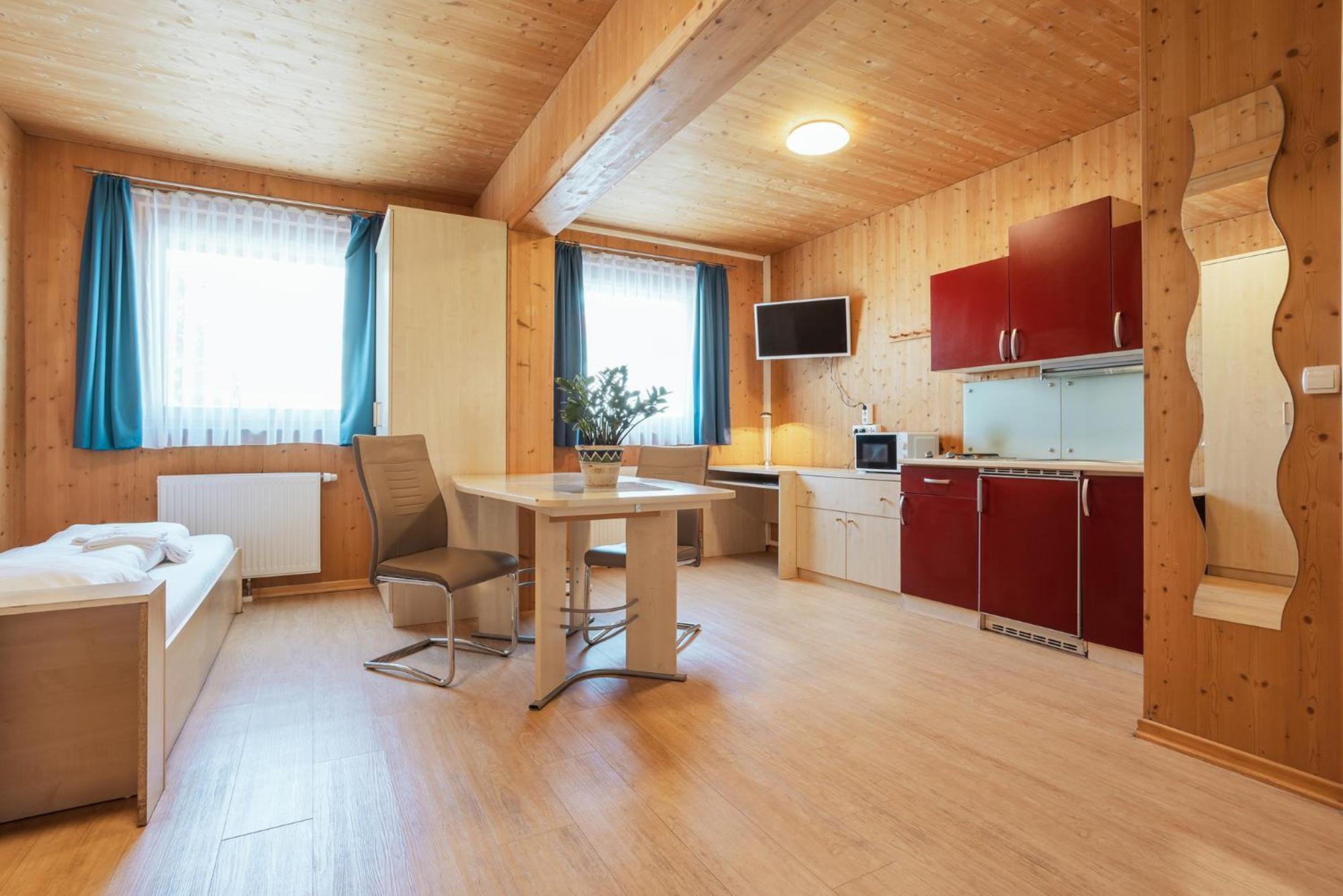 Gaestehaus Aquilin Санкт Пьолтен Екстериор снимка